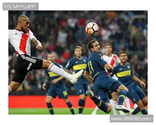 足球明星场边精彩瞬间展现情感与激情的独特表情解析